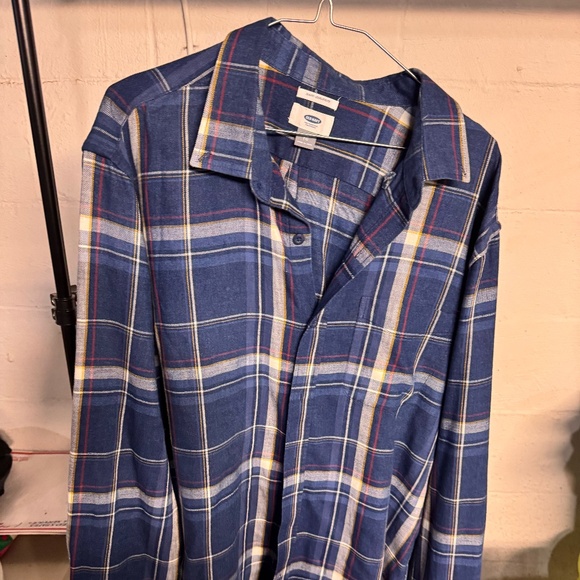 Old Navy long sleeve flannel shirt Size XL blue and white plaid - Picture 1 of 3